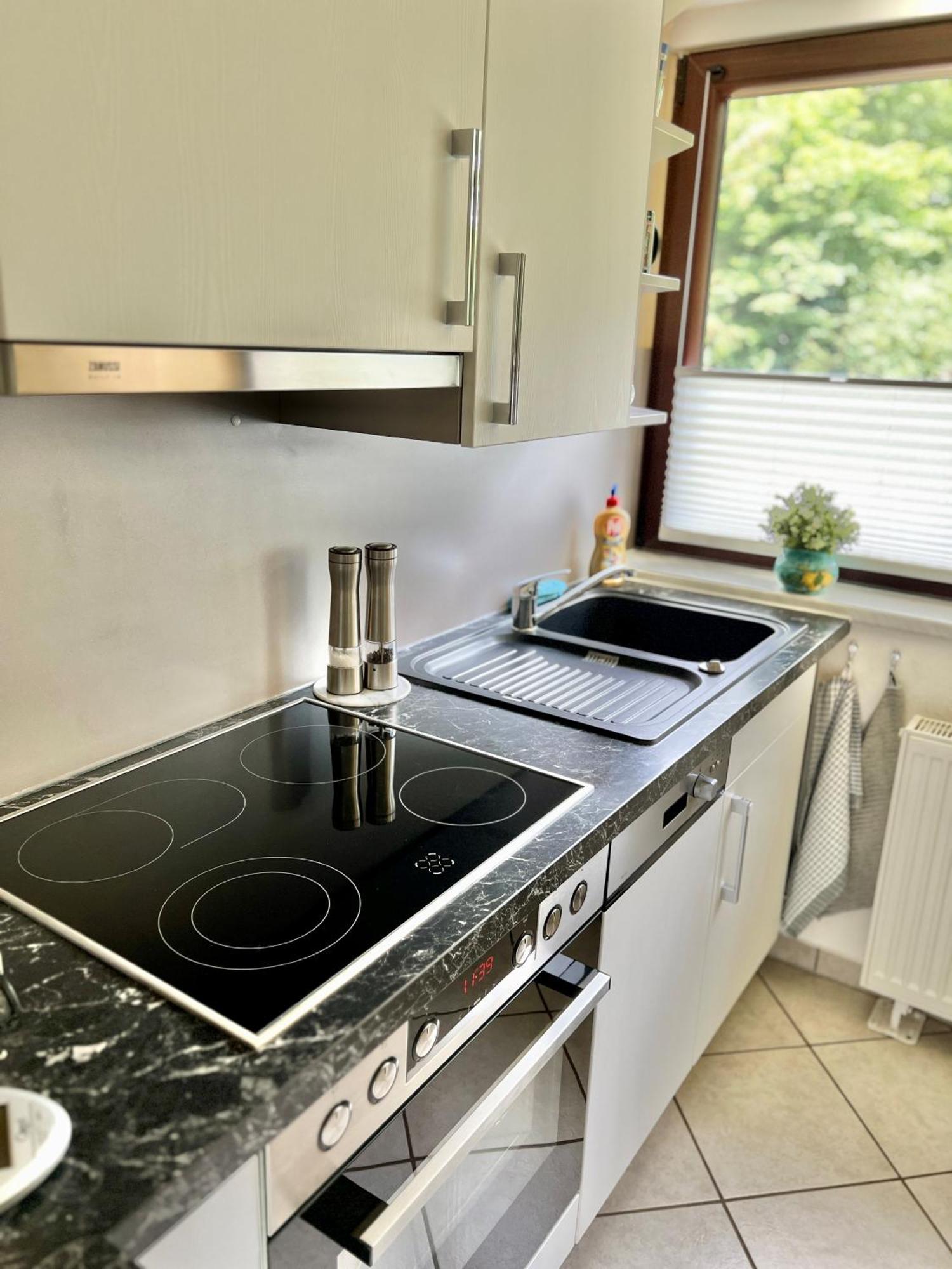 Peedy'S Luxurioese 60M² Wohnung Mit Balkonterrasse Stade Exterior foto